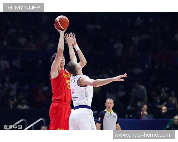 中国男篮迎战塞尔维亚队全力争胜展现实力与团队合作精神 中国男篮迎战塞尔维亚队全力争胜展现实力与团队合作精神